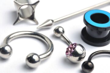 Le rejet du piercing au téton expliqué : un guide complet